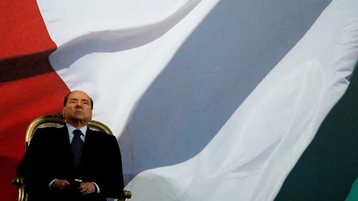Berlusconi na snímku z roku 2010