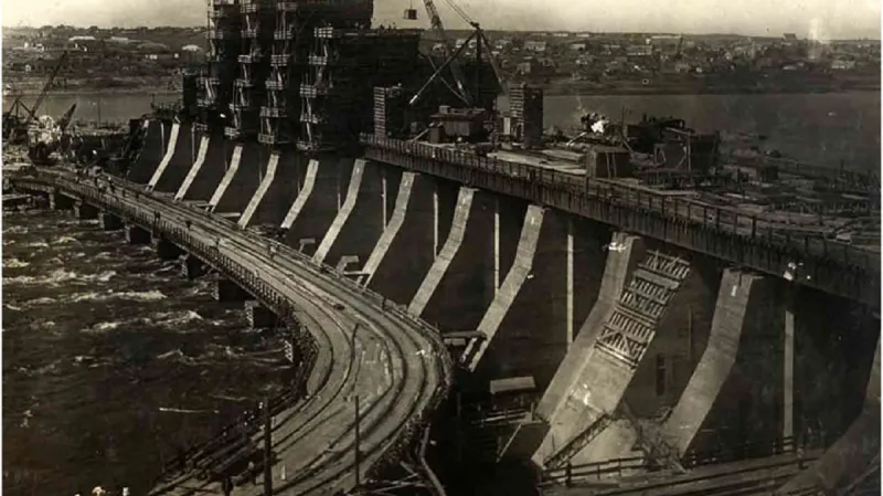 Dobový snímek Záporožské přehrady