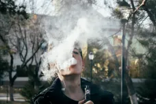 Velká Británie od června zakáže jednorázová vapovací zařízení