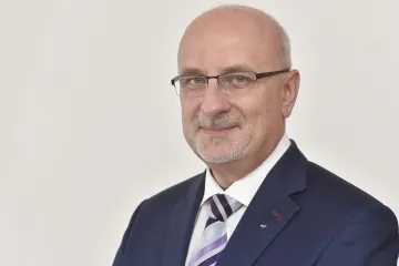 Senát unikl exministrovi kultury Hermanovi. V Chrudimi ho porazil Tecl z ODS