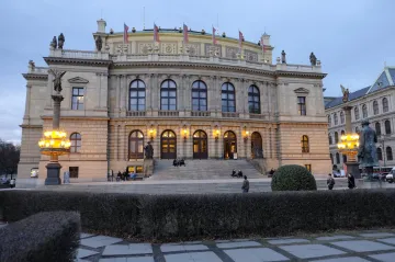 Debata ČT Zemana s Drahošem se odehraje v pražském Rudolfinu, mohou si vzít 30 příznivců