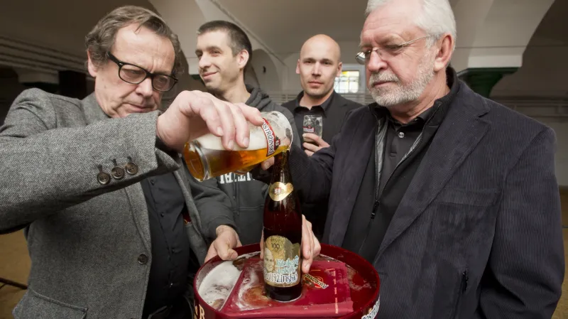 Bohumil Hrabal / křest jubilejního ležáku