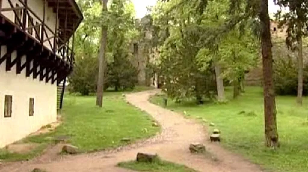 Přístupová cesta k památce