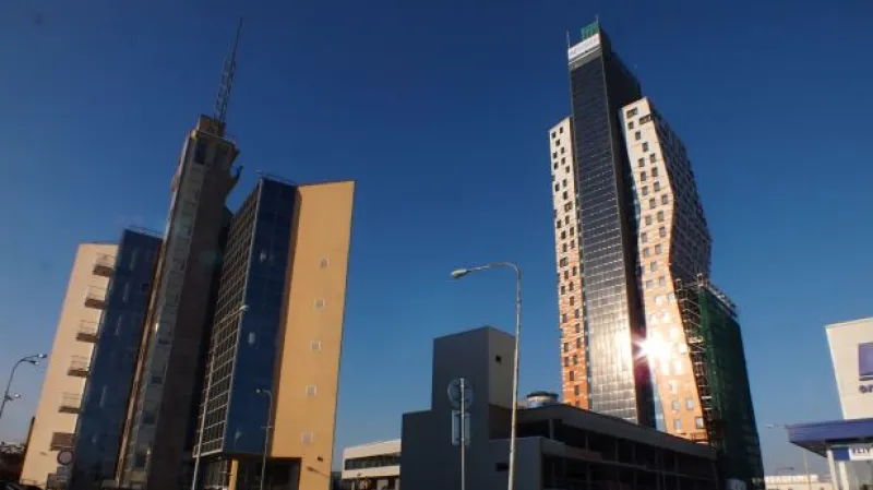 Budovou AZ Tower provází projektový manager Pavel Tureček