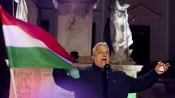 Viktor Orbán během volební kampaně v Gyoru
