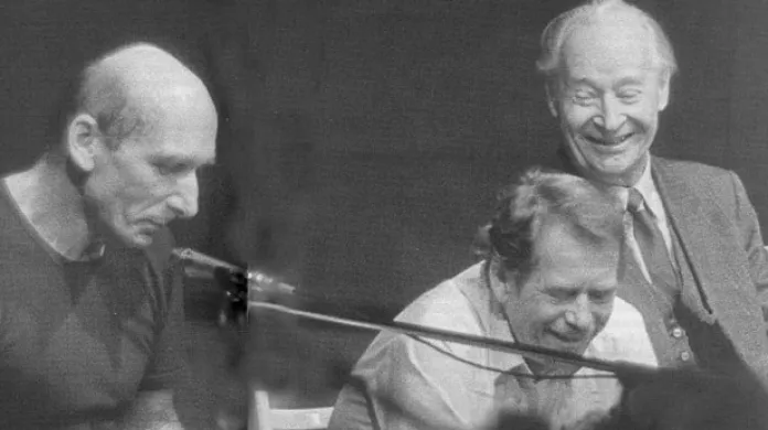 J. Černý, V. Havel a A. Dubček
