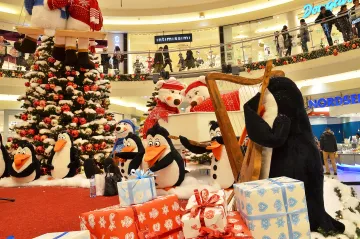 Češi začali po svátcích vracet nevhodné dárky. S filmovým DVD nebo lahví alkoholu však narazí
