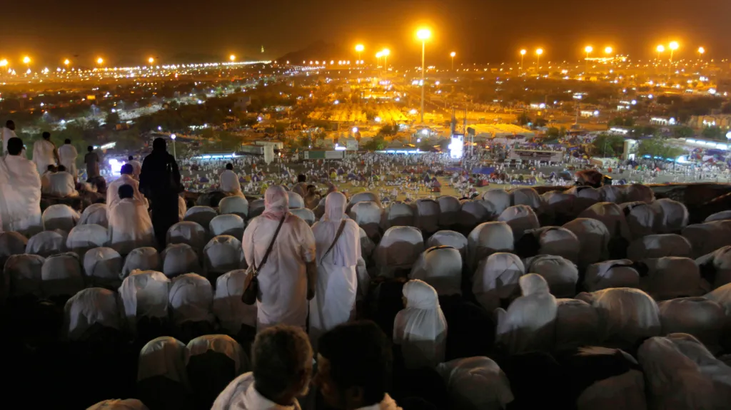 Účastníci pouti do Mekky na Arafátu