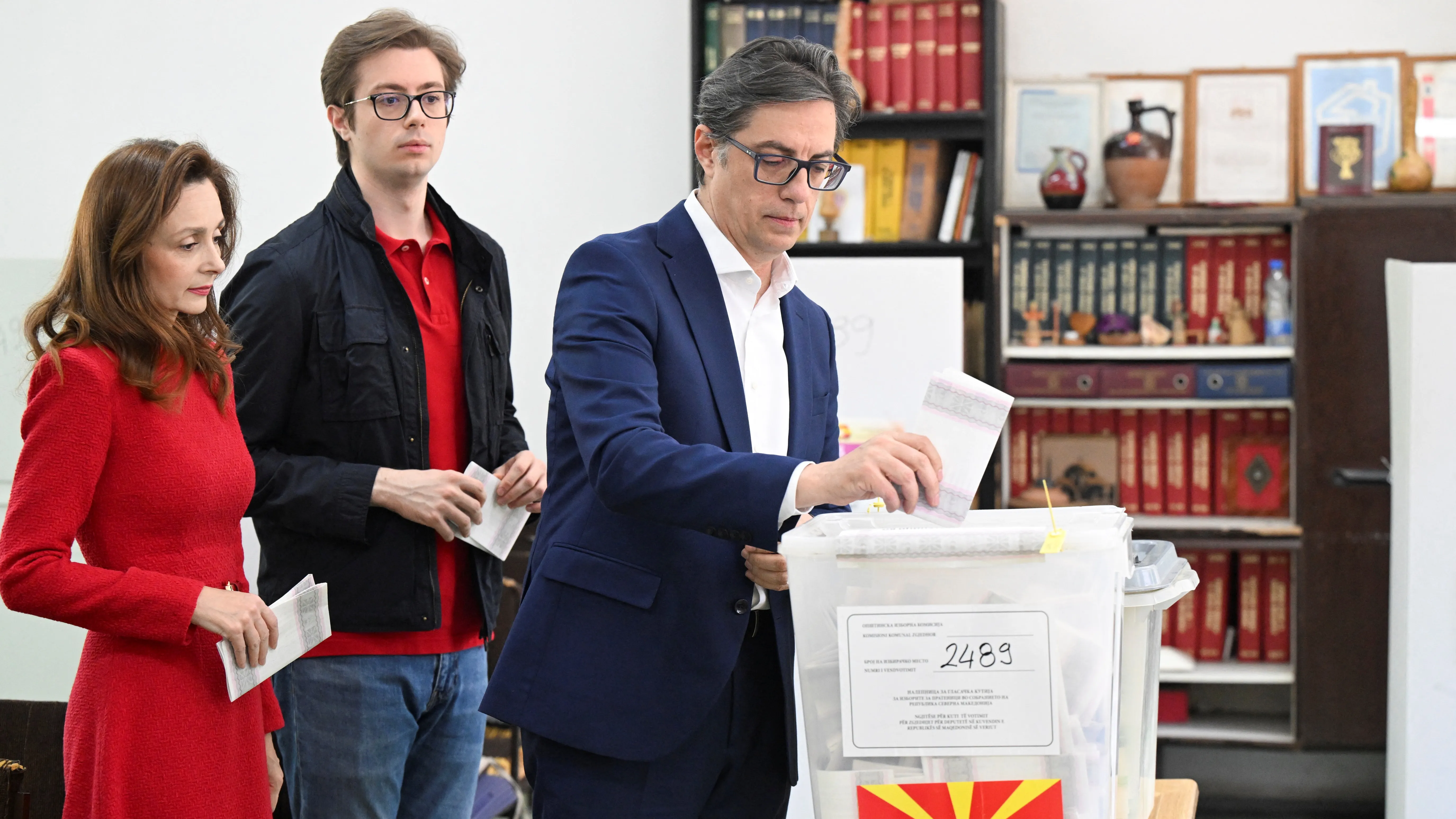 Ve volbách v Severní Makedonii vede konzervativní opozice. Prezident Pendarovski uznal porážku