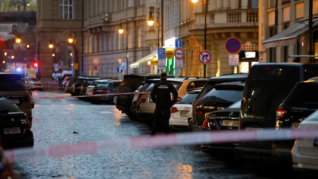 Policejní opatření v centru Prahy – snímek z 21. 12. 2023