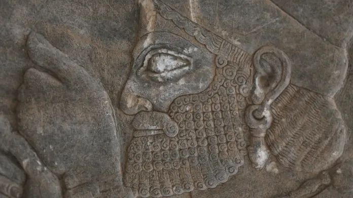 Artefakt nalezený v Nimrúdu