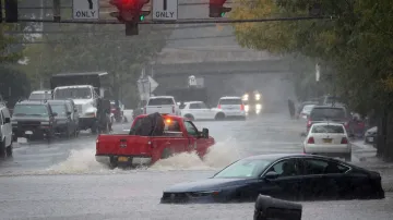 New York zasáhly bleskové záplavy