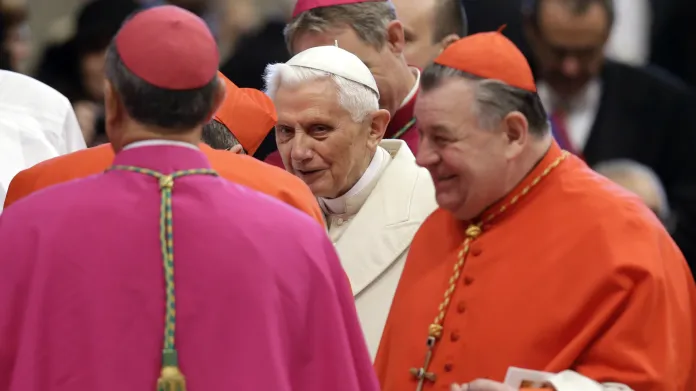 Benedikt XVI. a Dominik Duka v bazilice svatého Petra