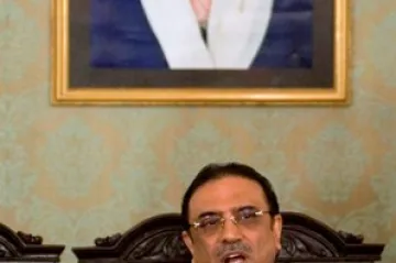 Zardárí musí Pákistán vyvést z krize, sám na to ale stačit nebude