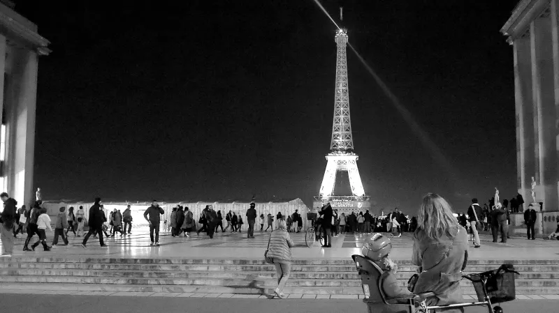 Výhled z Trocadéra na Eiffelovu věž