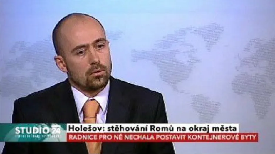 Studio ČT24 o stěhování Romů