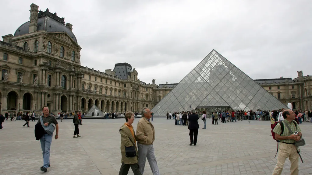 Paříž - Louvre