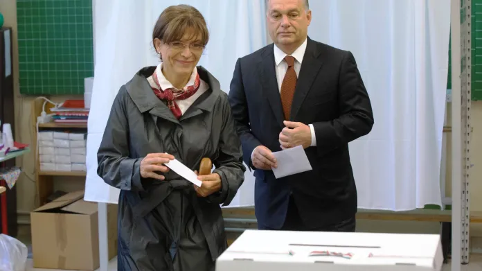 Maďarský premiér Viktor Orbán s manželkou
