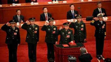 Čínská Ústřední vojenská komise na snímku z března 2023