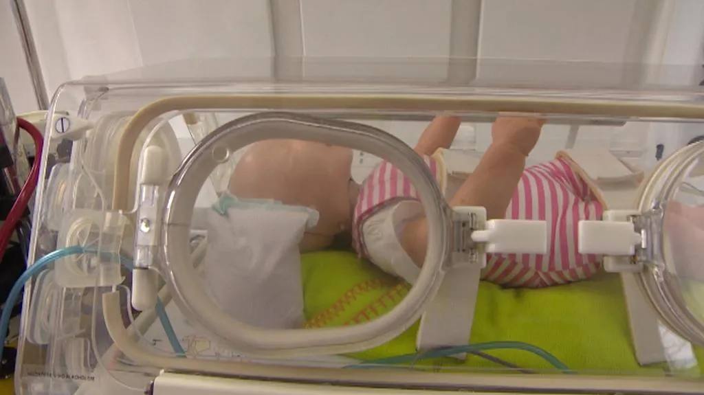 Inkubátor v sanitce