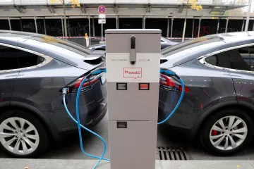 Čisté energie pro elektrodopravu má Česko dostatek. Nové zdroje je ale třeba dál hledat, tvrdí komora