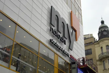 Tesco se zbavuje bývalého Máje. Obchodního domu My v centru Prahy
