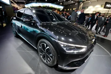 Letošním evropským Autem roku je elektrická Kia EV6