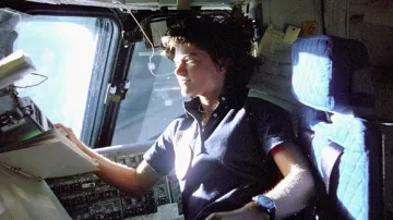 Sally Rideová na palubě raketoplánu Columbia (1983)