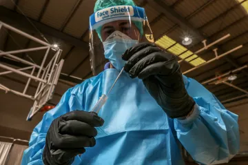 Rychlé antigenní testy neodhalí podle české studie asi třetinu nakažených