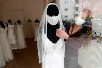 Svatby mají dál výjimku z opatření proti pandemii. Platí i pro živou hudbu se zpěvem