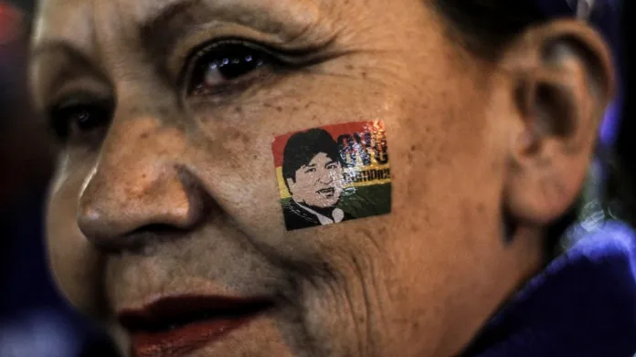 Přiznivci Eva Moralese v ulicích