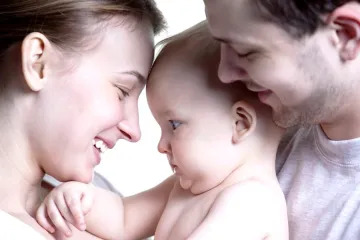 Popřít otcovství asi bude možné až do tří let věku dítěte
