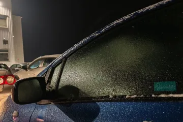 Ledovka se přesouvá na západ, část Čech zasáhne husté sněžení