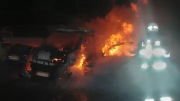 Požár aut v Černého ulici