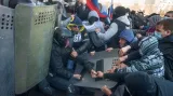 Střety proruských aktivistů s ukrajinskou policií