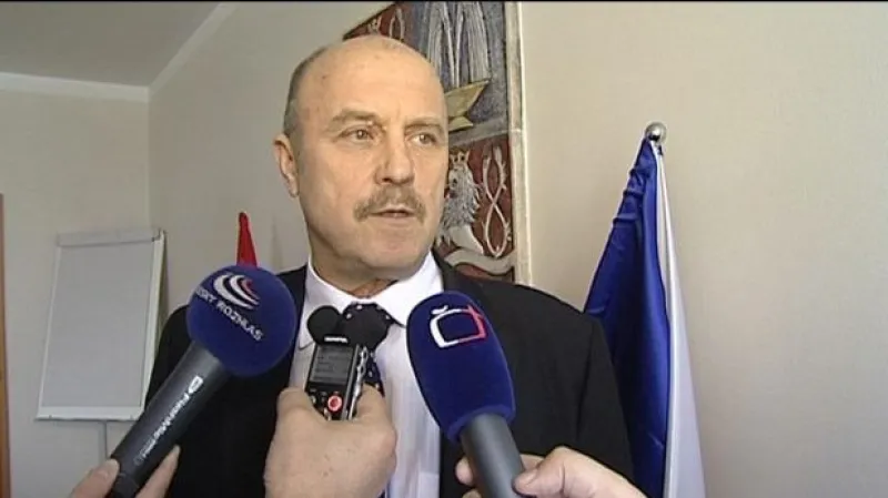 Reportáž: Novotný zůstane poslancem i hejtmanem