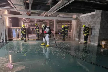 Čtyři tisíce litrů fridexu uniklo na univerzitním kampusu v Hradci Králové