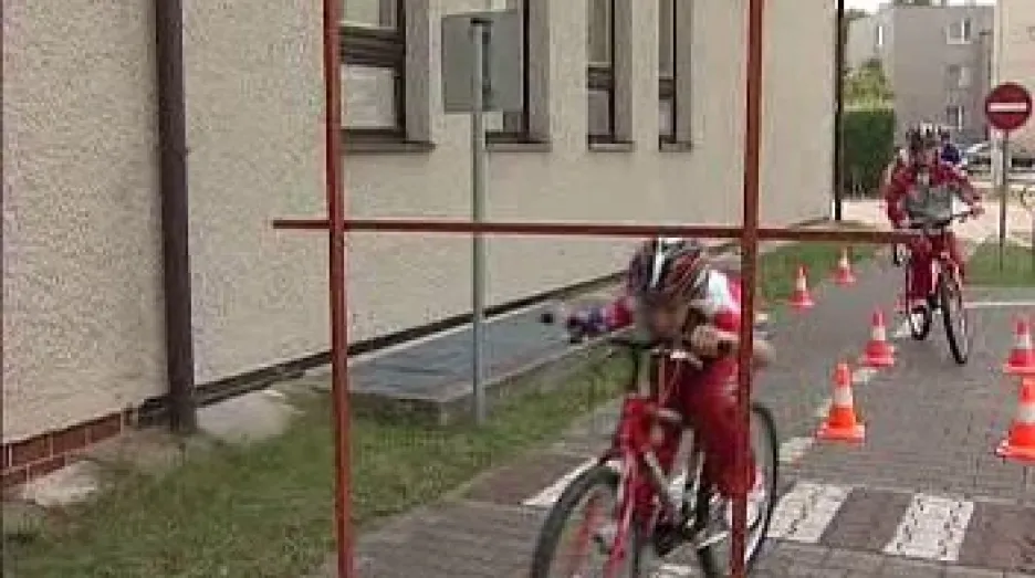 Žáci ZŠ v Častolovicích na Rychnovsku přivezli stříbrné medaile z mistrovství Evropy mladých cyklistů ve finském Turku.