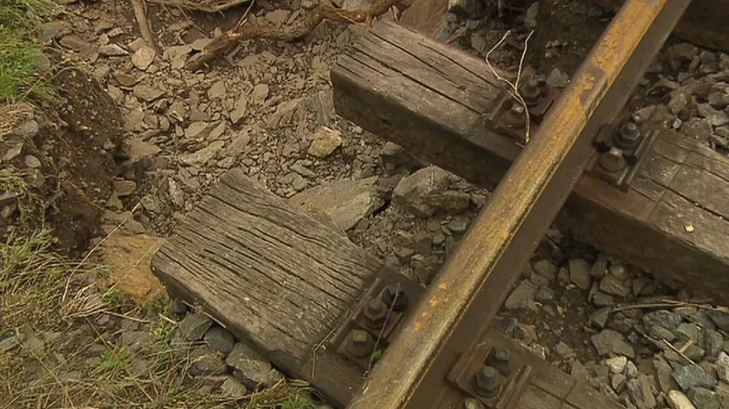 Poškození trati Pečky–Kouřim