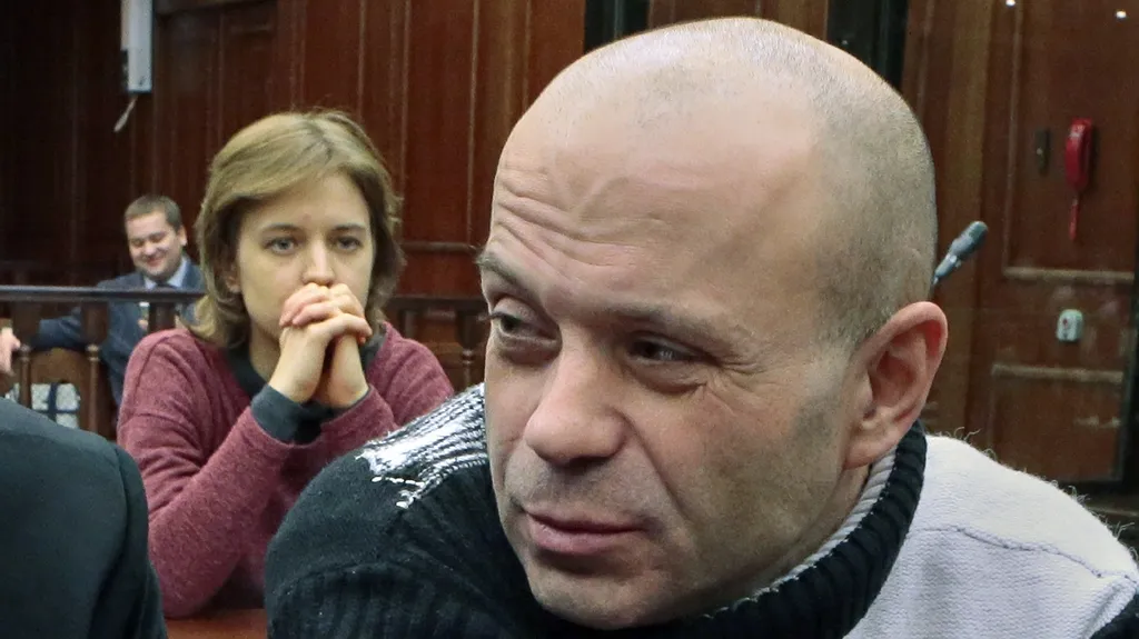 Dcera Politkovské sleduje u soudu Pavljučenka