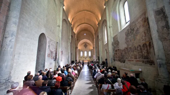 Mše za oběti letecké tragédie v katedrále Notre-Dame-du-Bourg v Digne-les-Bains