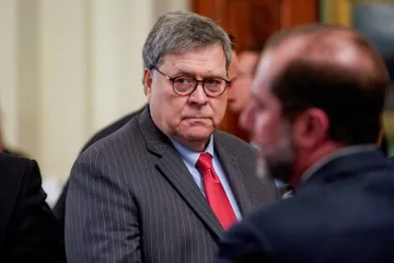 Osobní data 147 milionů Američanů ukradli čínští vojenští hackeři, řekl Barr