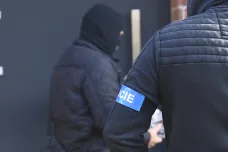 Obvinění po razii NCOZ si zatím vyslechli čtyři lidé