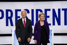 Warrenová ve čtvrté debatě demokratů odrážela útoky. Shodu kandidáti našli v kritice Trumpa