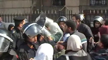 Egyptská policie zasahuje proti demonstrantům
