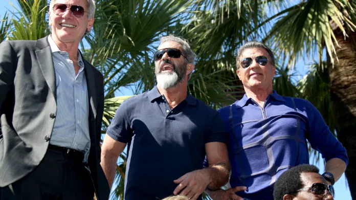 Harrison Ford, Mel Gibson a Sylvester Stallone při představování filmu Expendables 3 v Cannes