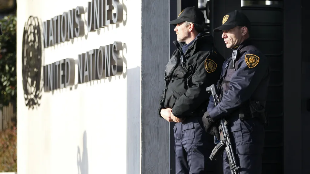 Ochranka před budovou OSN v Ženevě