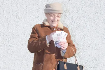 Pracující důchodci mají opět nárok na slevu na dani. Jak na to?