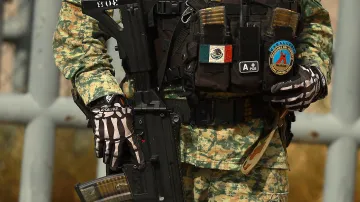 Příslušník mexické armády, archivní snímek