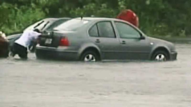 Florida bojuje s bouří